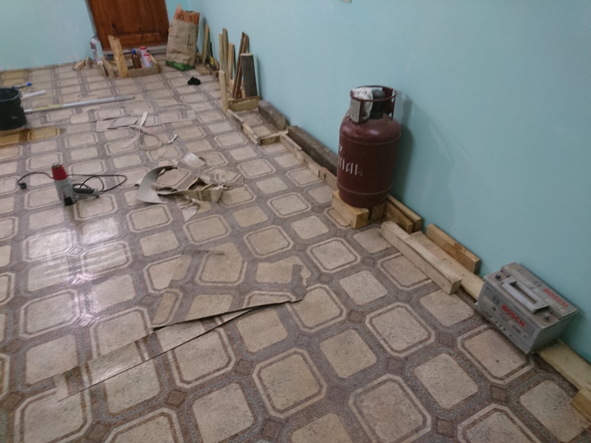 Линолеум коммерческий в гараж