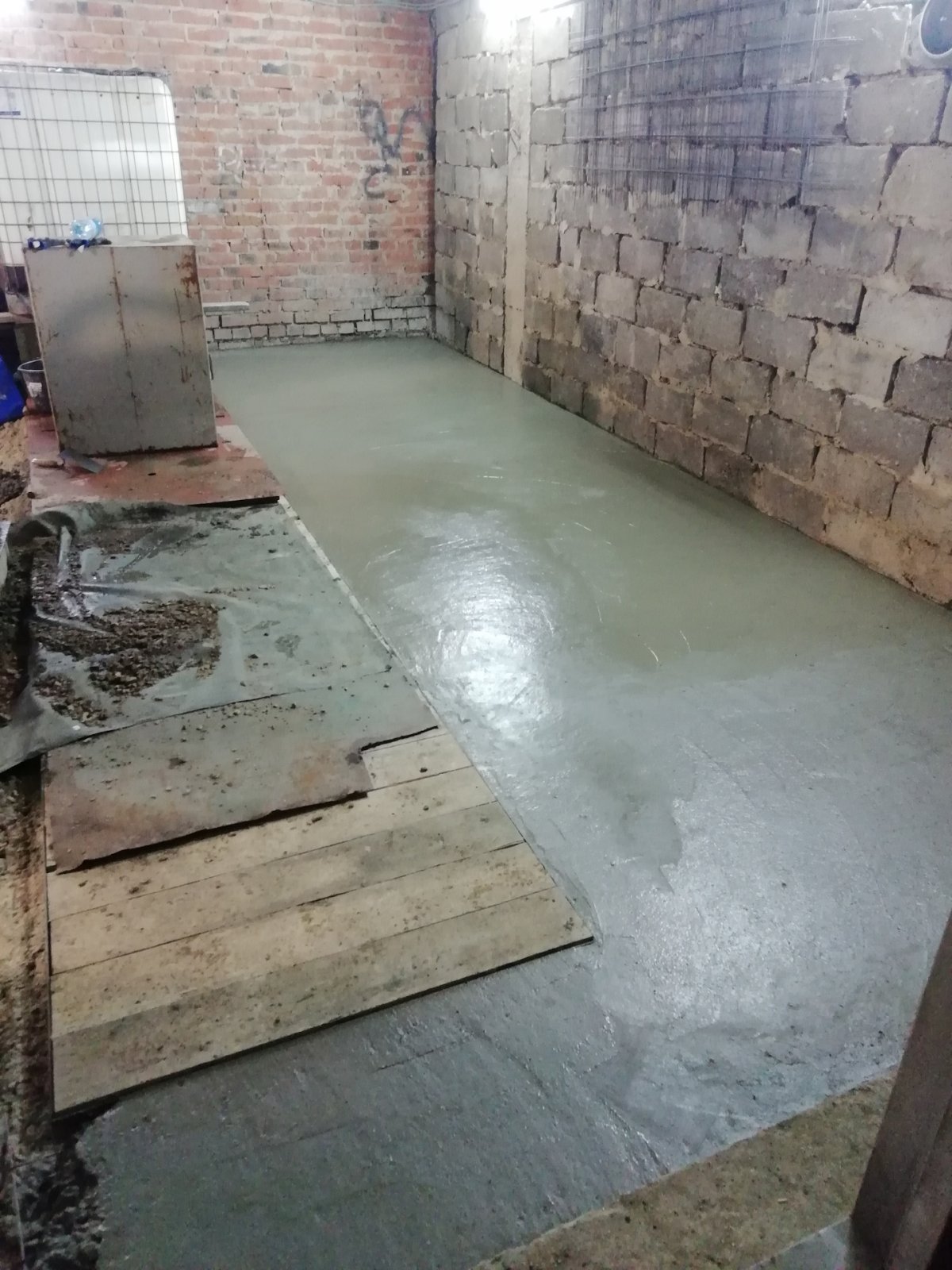 Пол в гараже с ямой