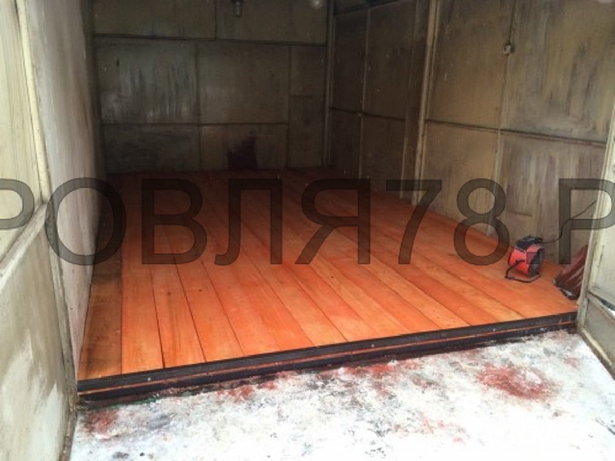 Деревянный пол в гараже