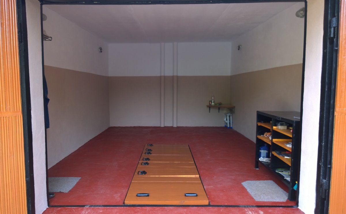 Теплый металлический гараж