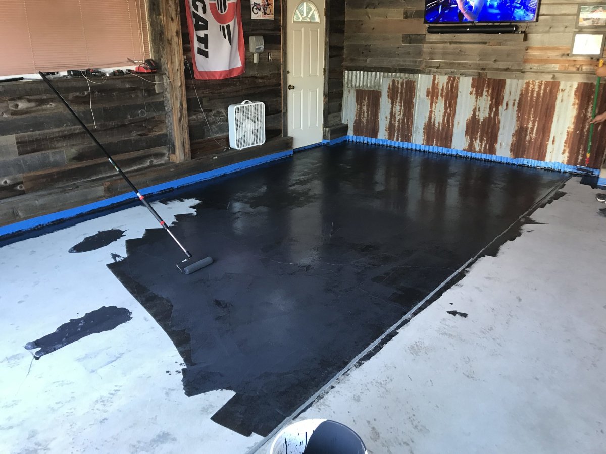 Прозрачный пол из жидкого стекла