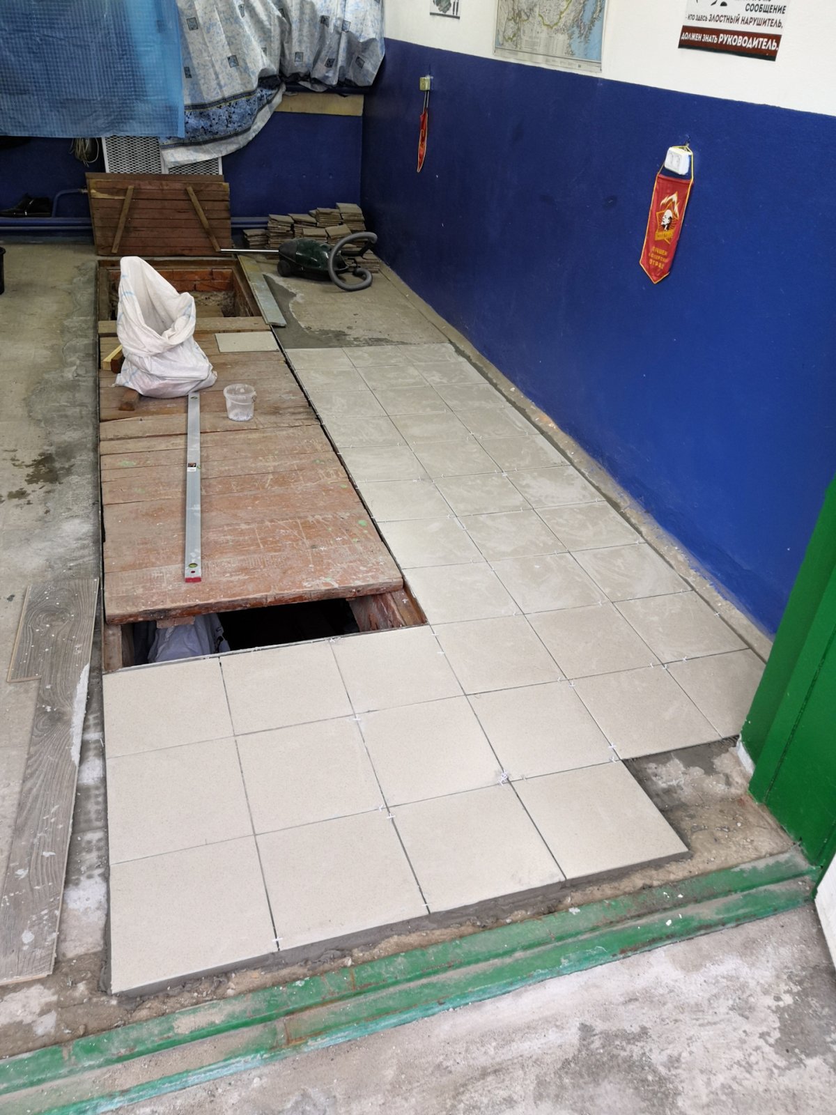 Керамогранит для гаража на пол