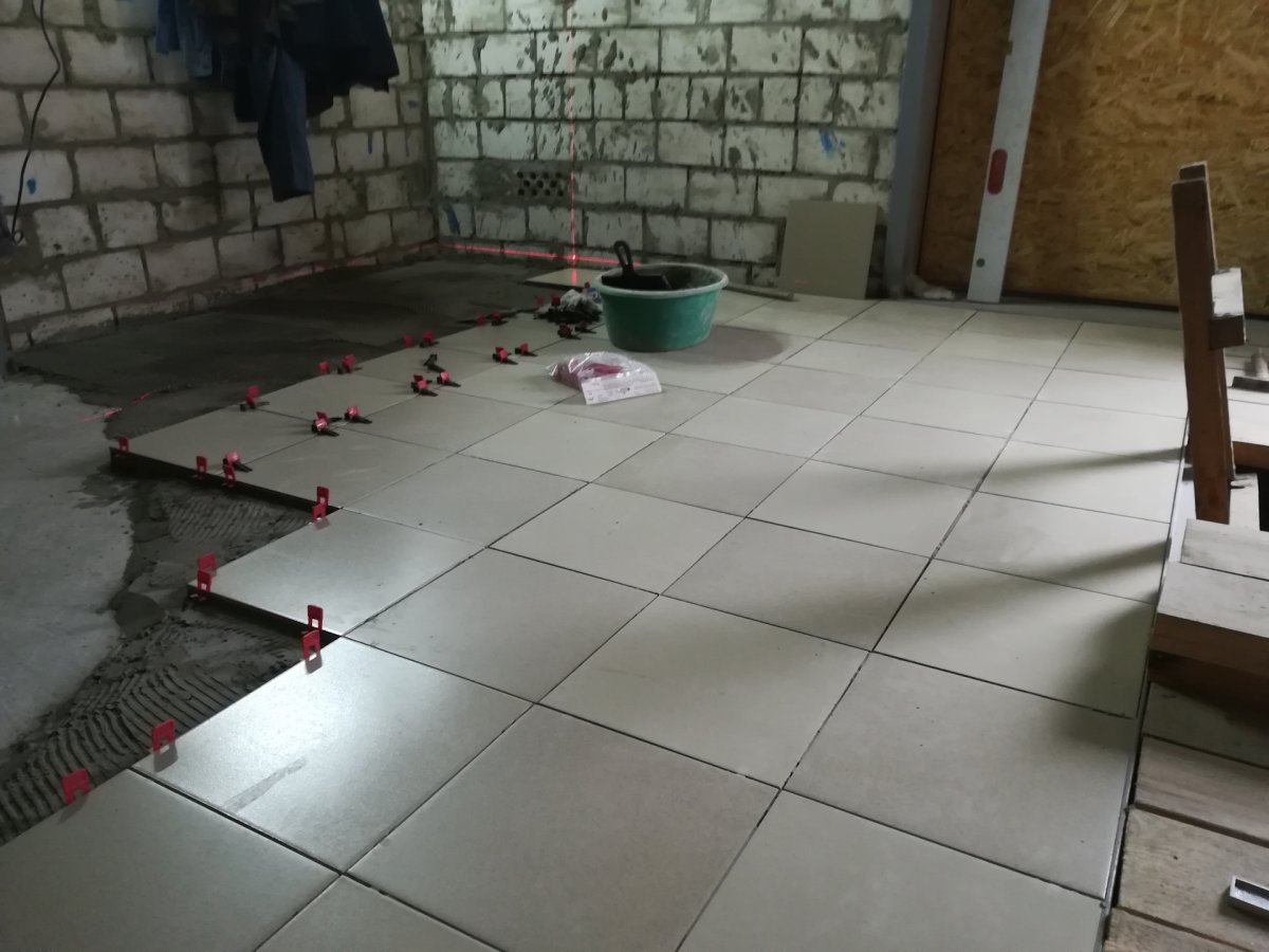 Плитка в гараж на стены