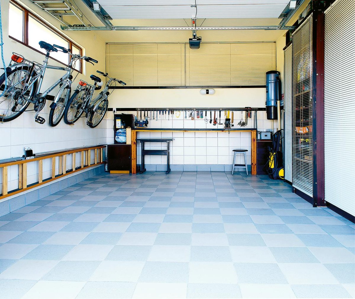 Керамогранитная плитка для пола в гараж