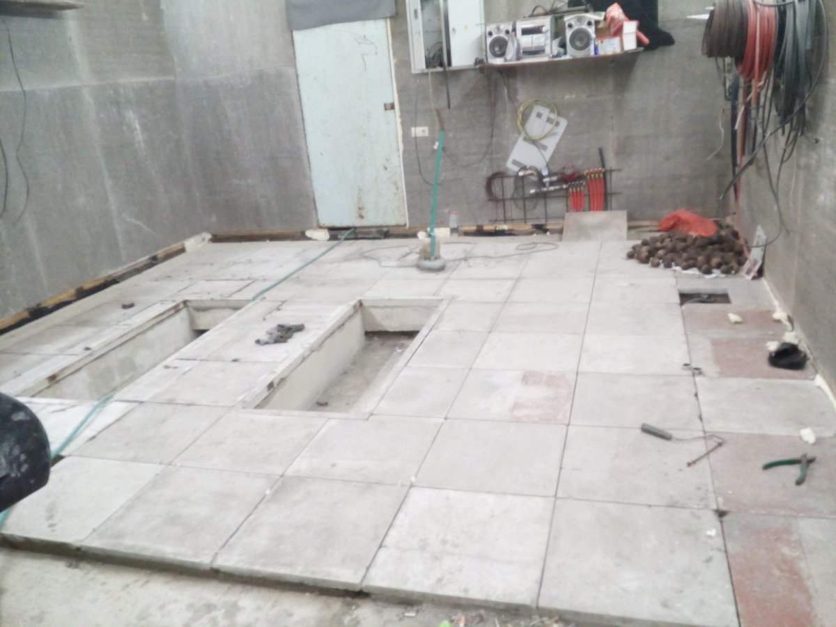 Гараж с шахматным полом