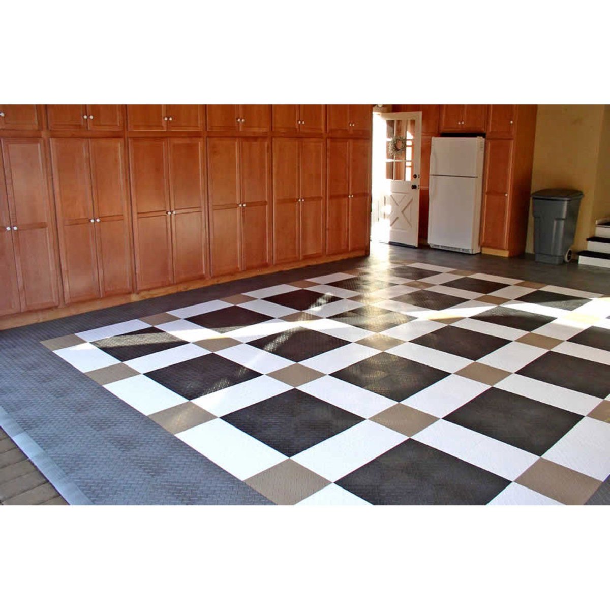 Керамогранитная плитка в гараж