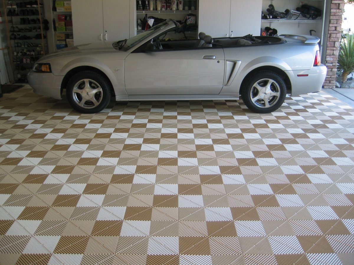 Гараж внутри плитка