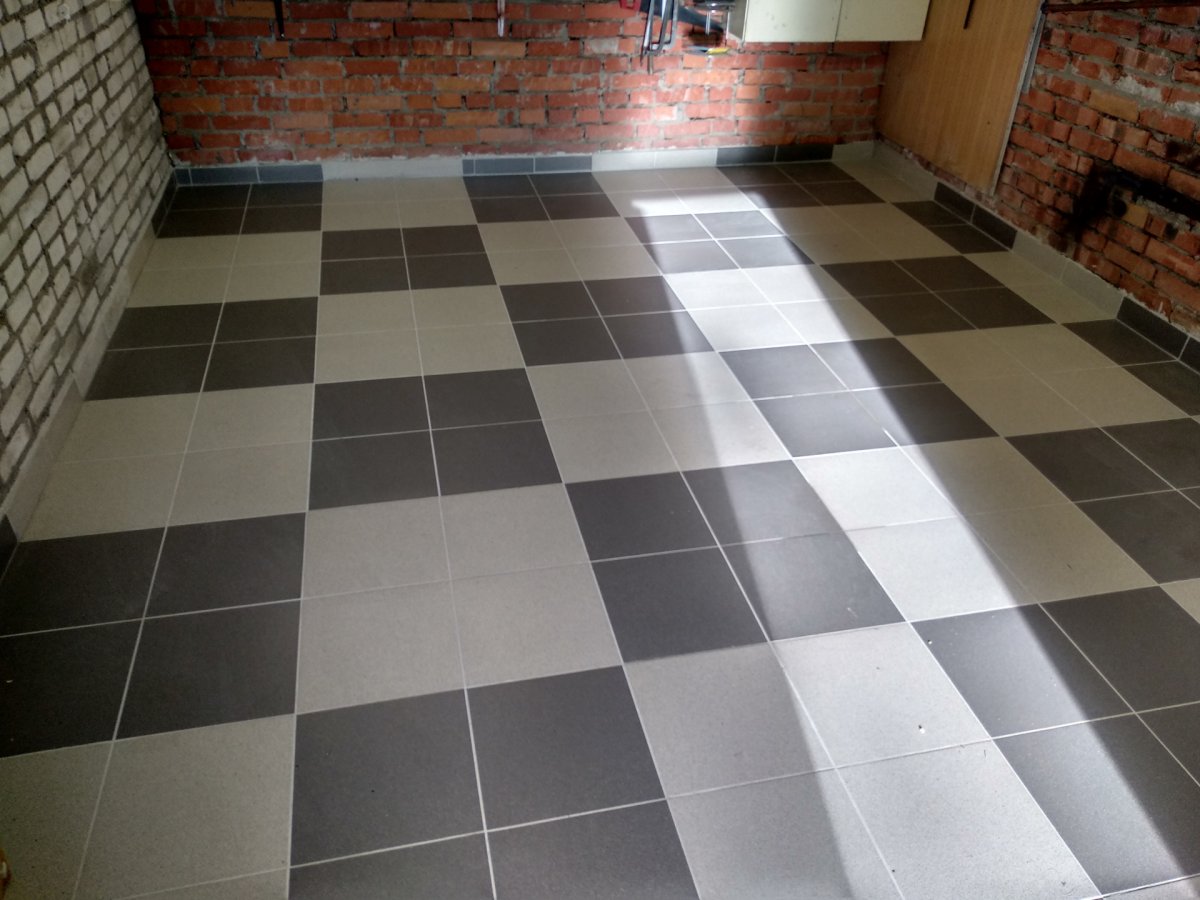 Резиновая плитка для гаража