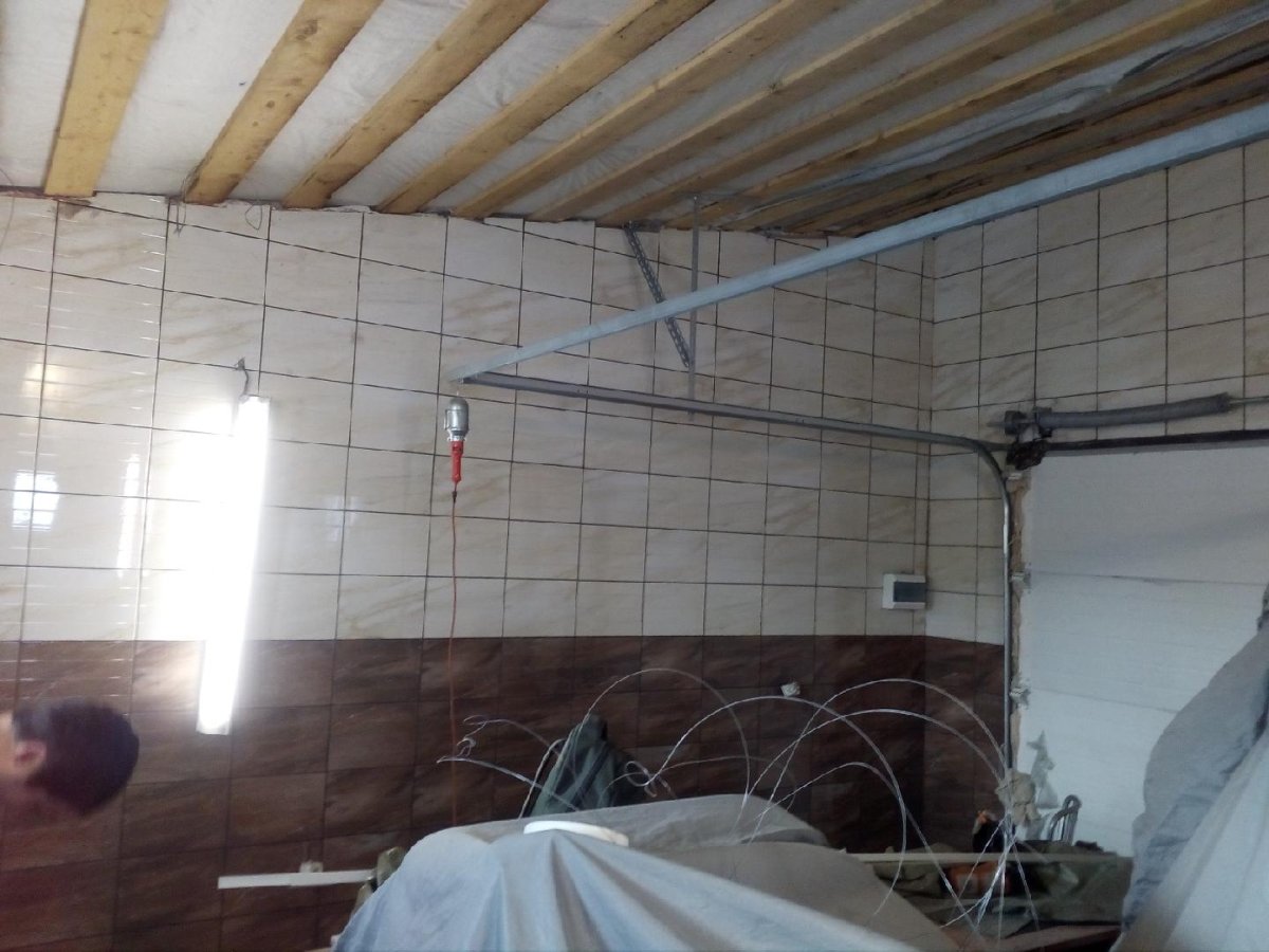 Укладка плитки в гараже на пол