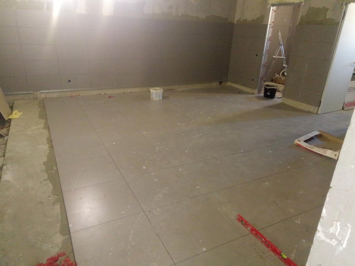 Интерьер гаража пол