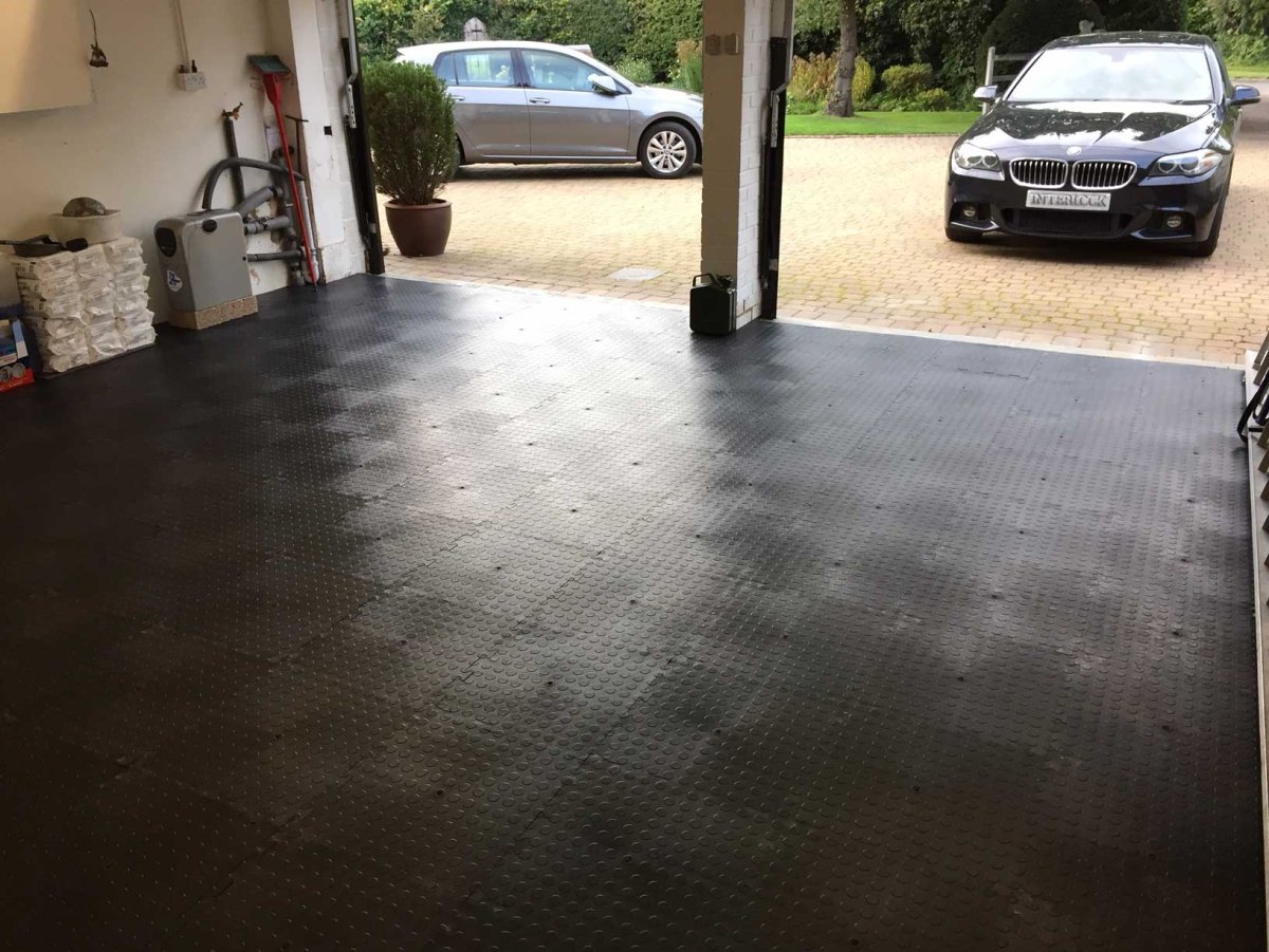 Бетонное покрытие под машину