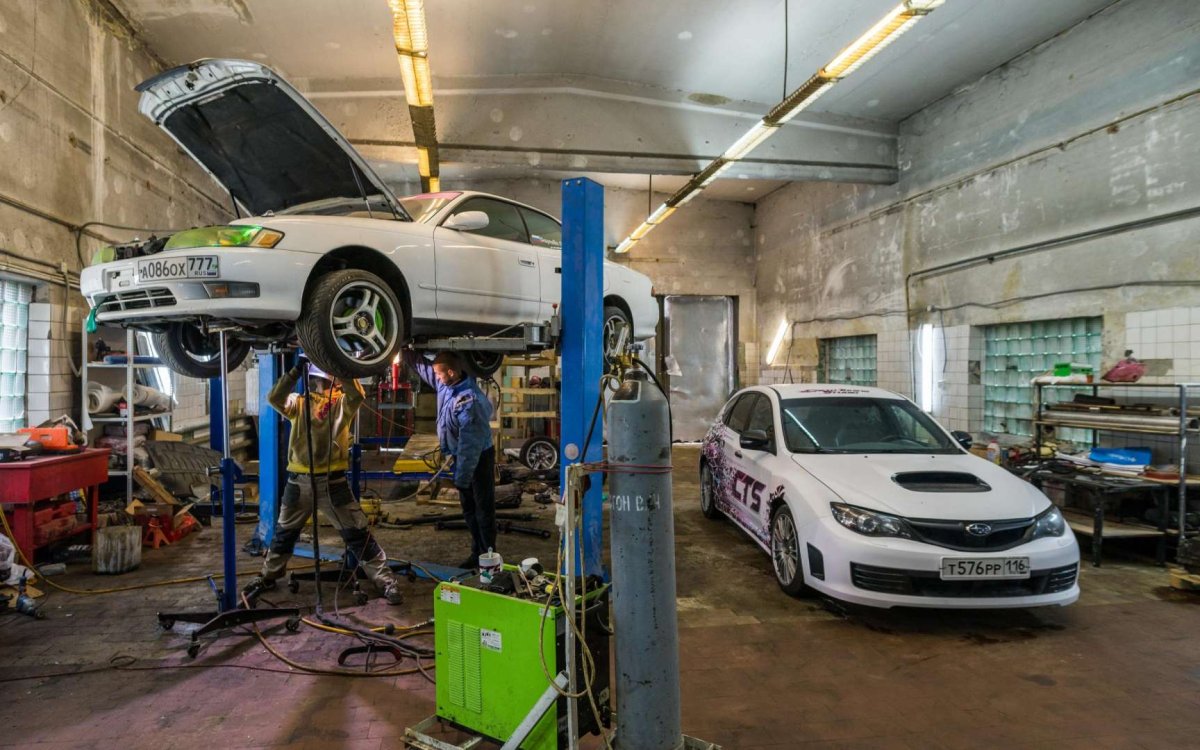 Стильная автомастерская