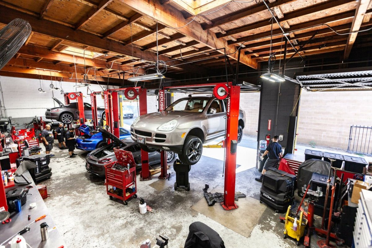 Ремонтная мастерская автомобилей