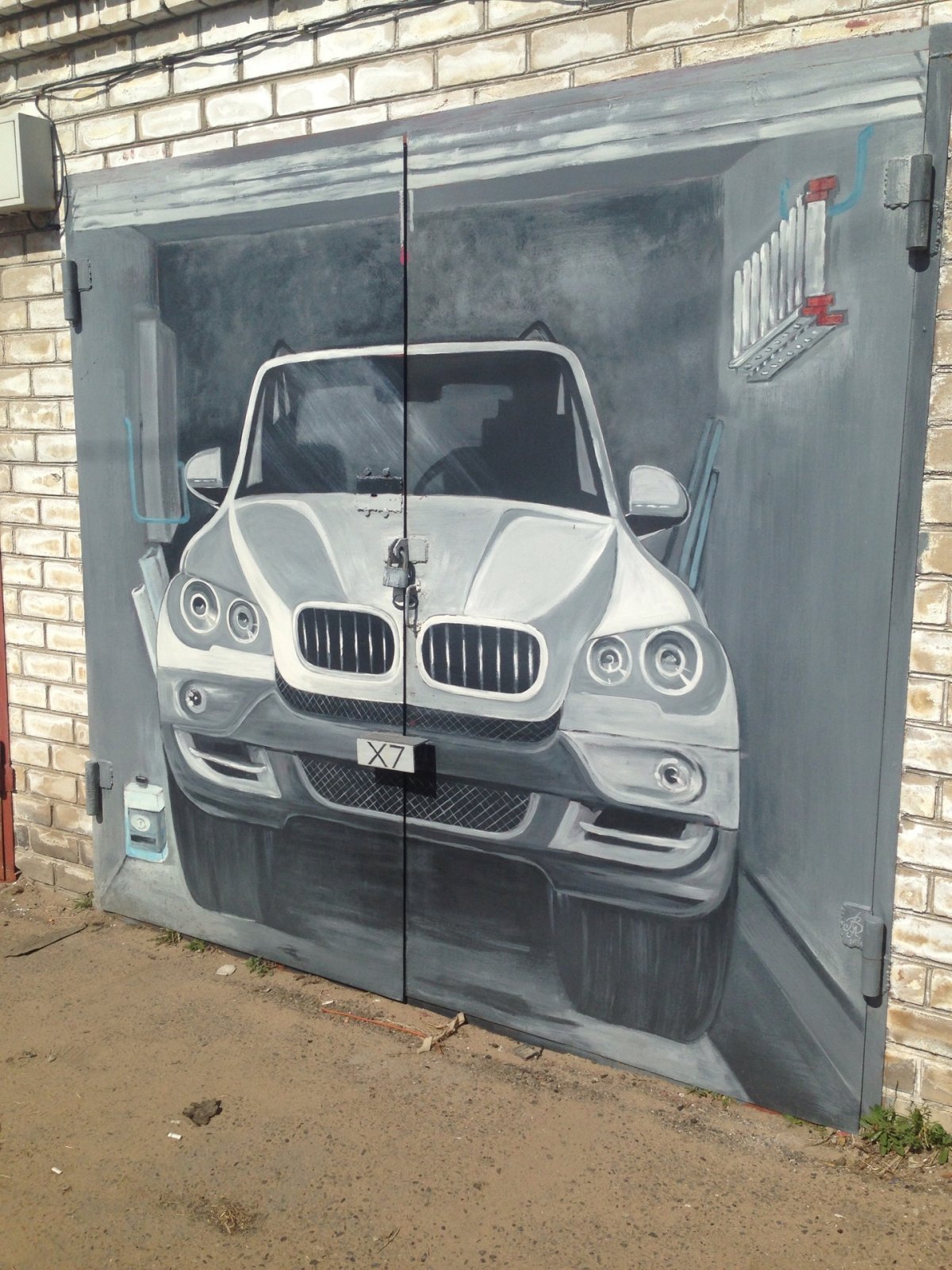 Аэрография на воротах гаража