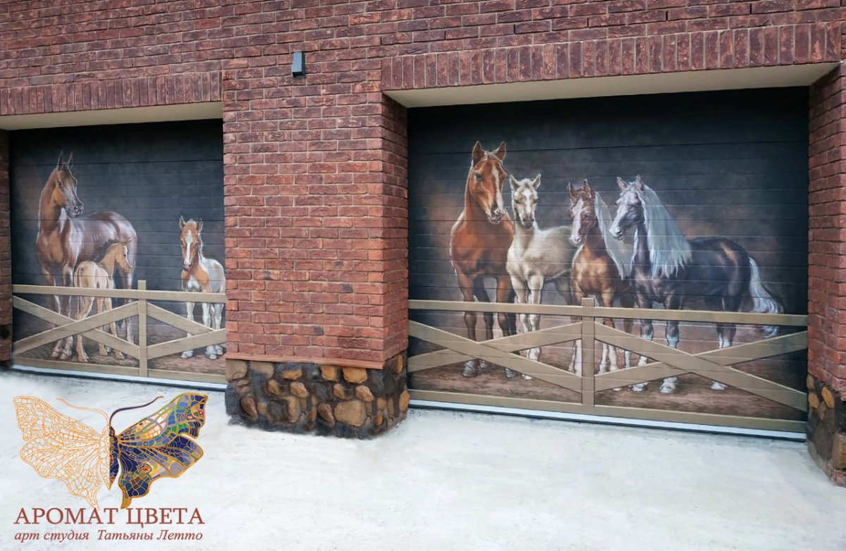 Роспись на воротах