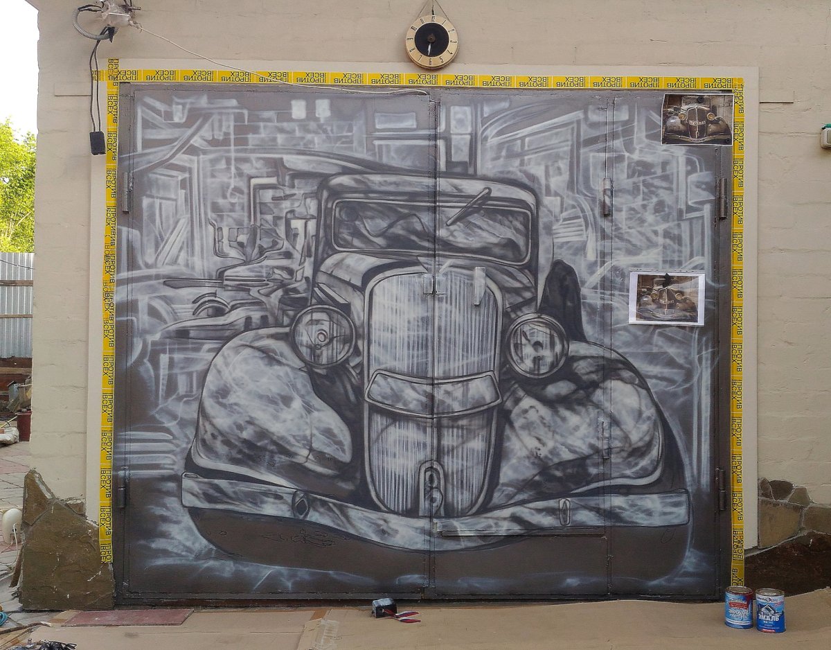 Аэрография на стенах воротах