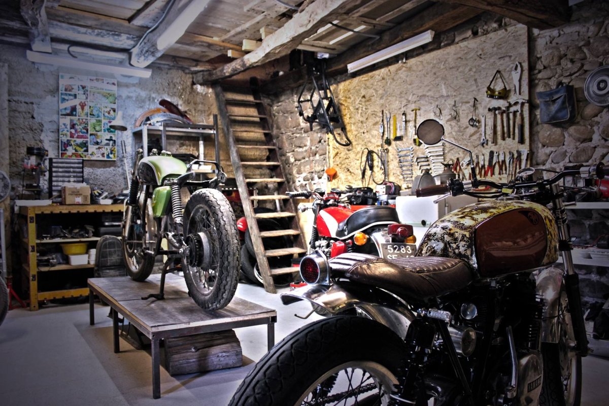 Мотомастерская в гараже