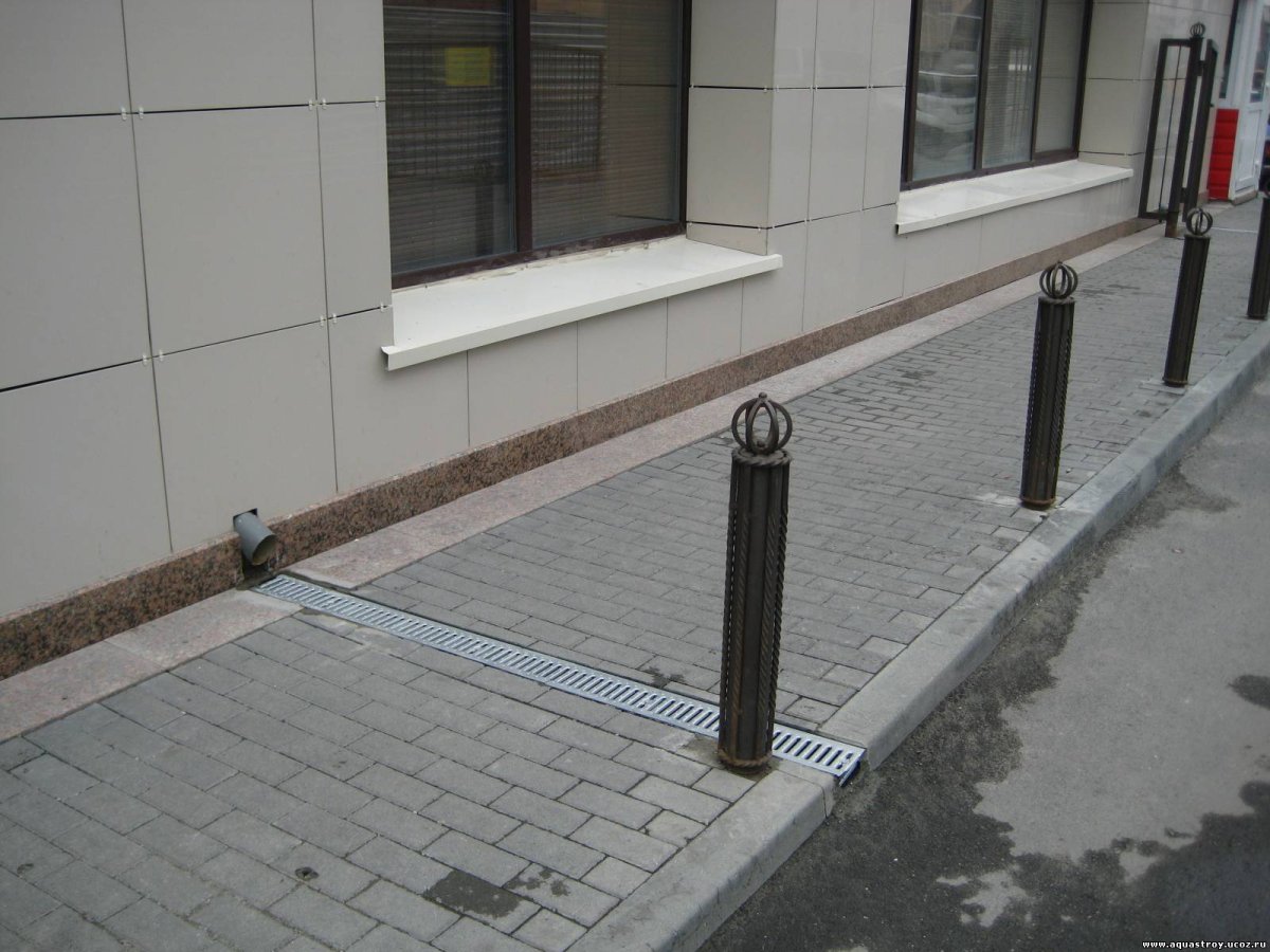 Отвод воды с тротуара