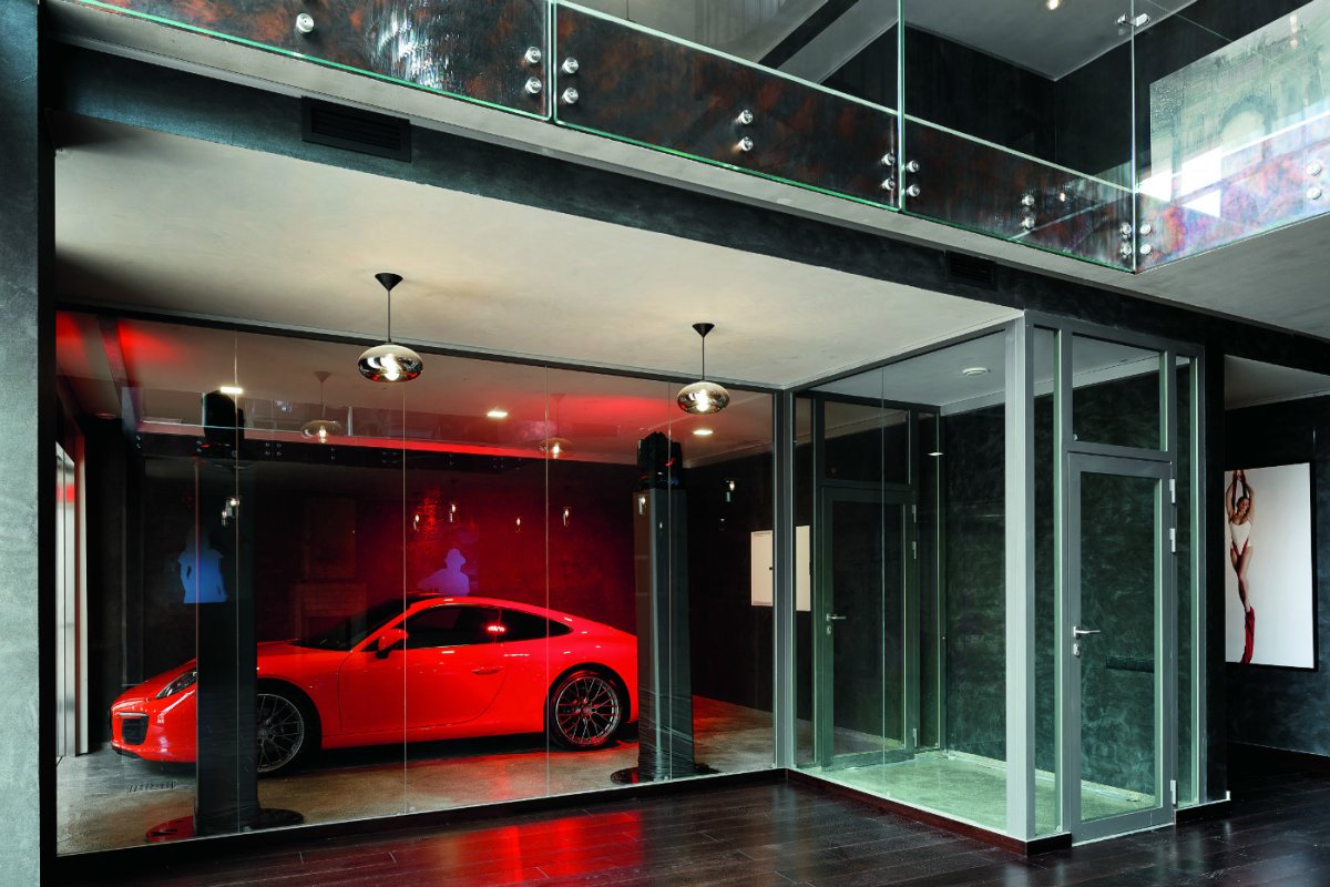 Гараж в современном стиле внутри