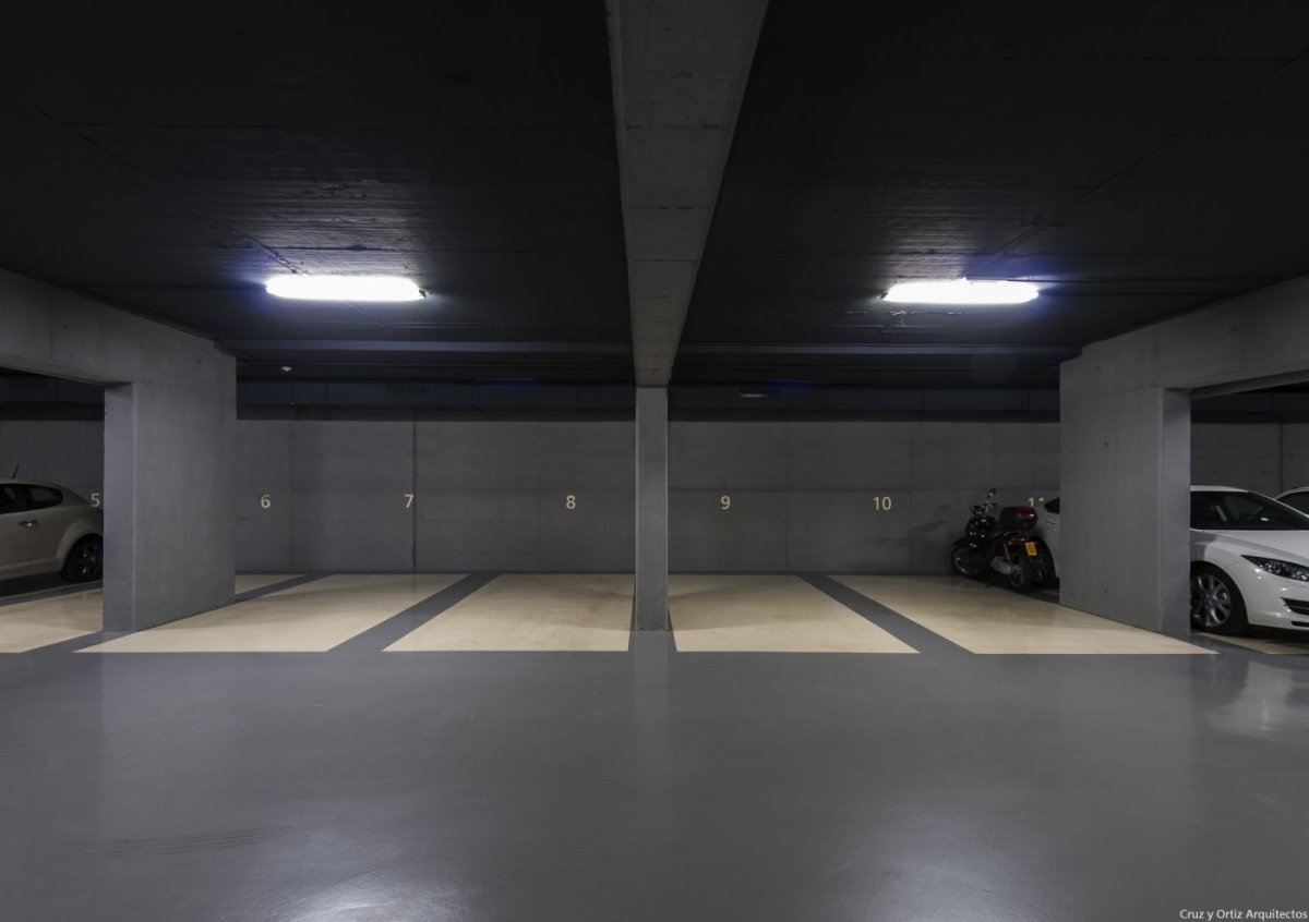 Стильный интерьер гаража