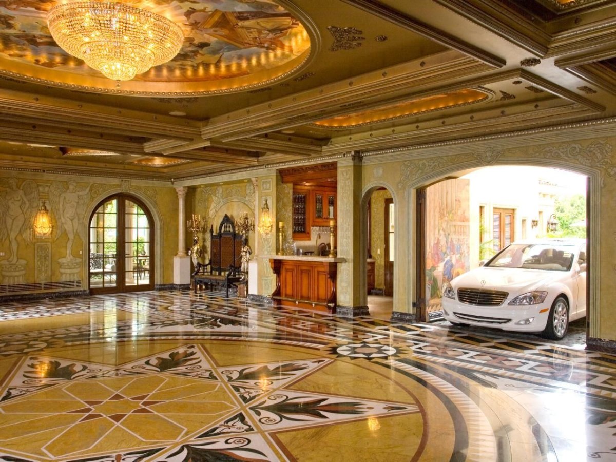 Интерьер гаража