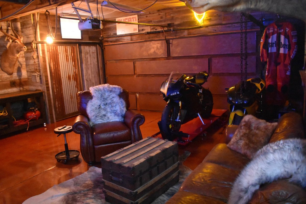 Мебель в гаражном стиле