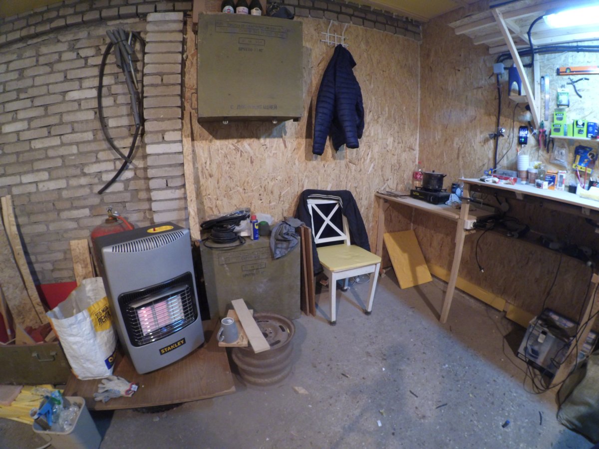 Бар из гаража