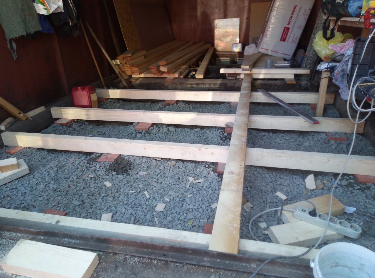 Деревянное перекрытие в гараже