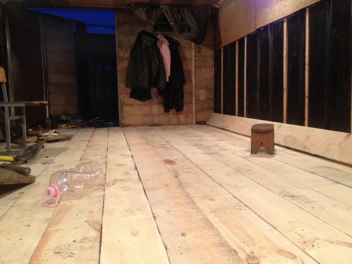 Пол в Железном гараже