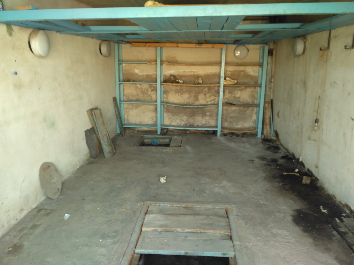 Деревянный пол в гараже