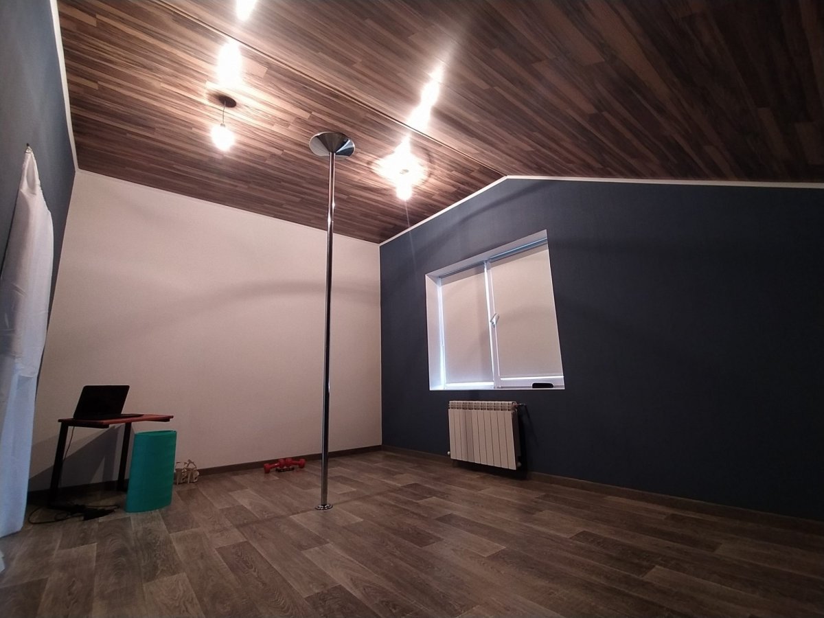 Отделка комнаты ламинатом