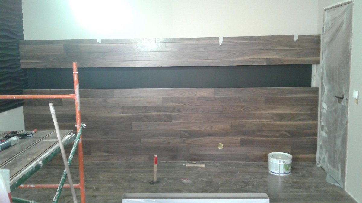 Отделка балкона ламинатом стены