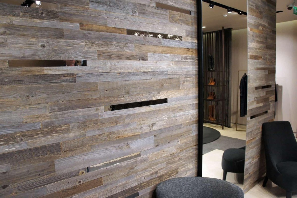 Потолок из ламината в спальне