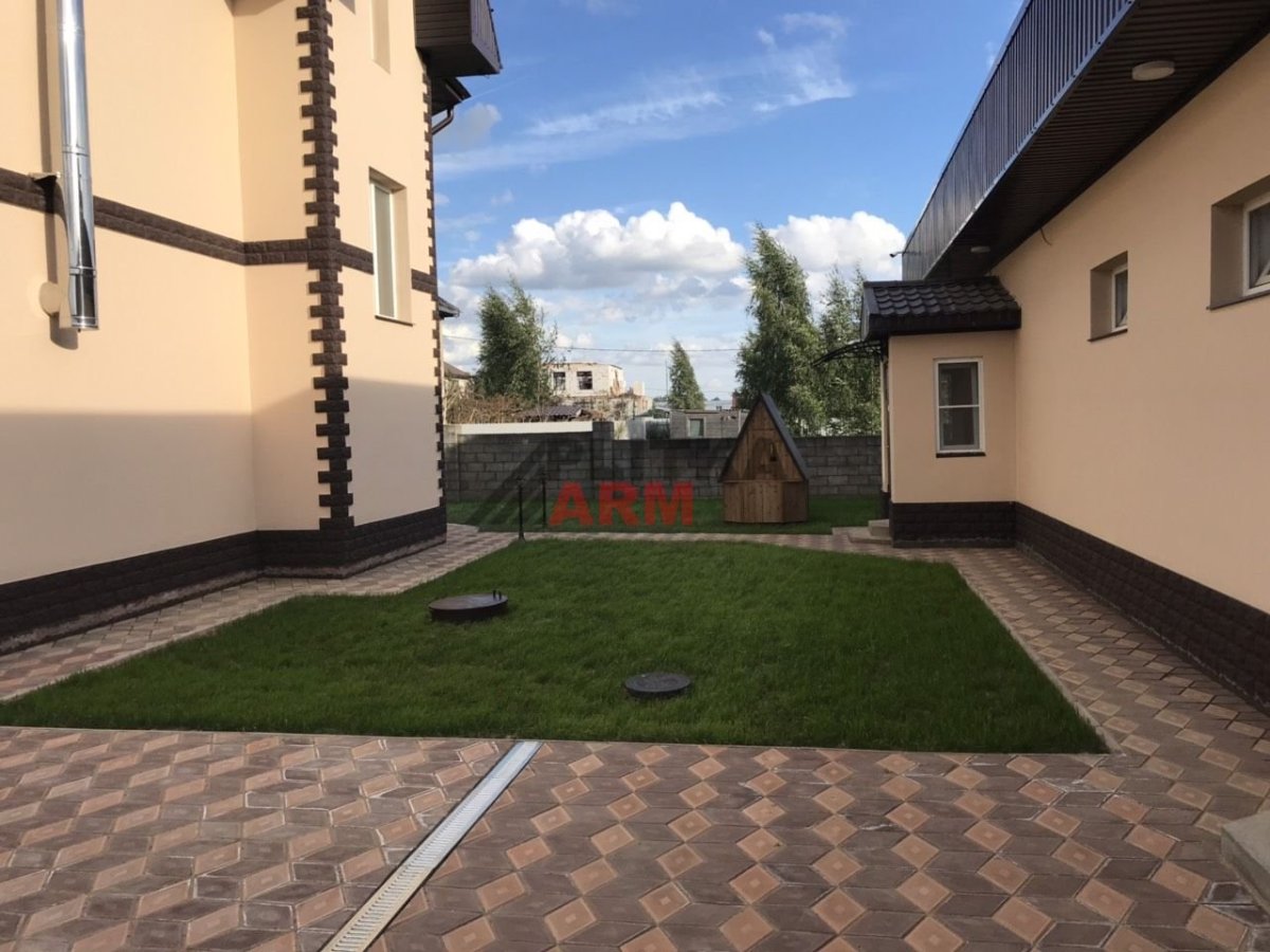 Плитка во дворе