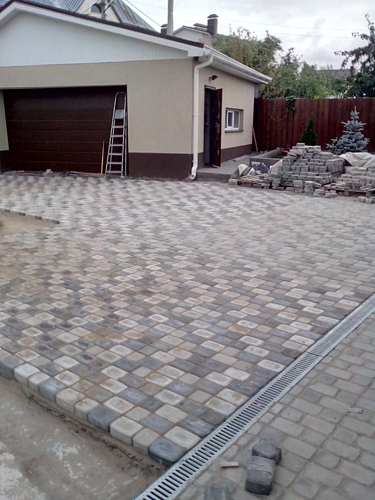 Плитка двор для автомобиля