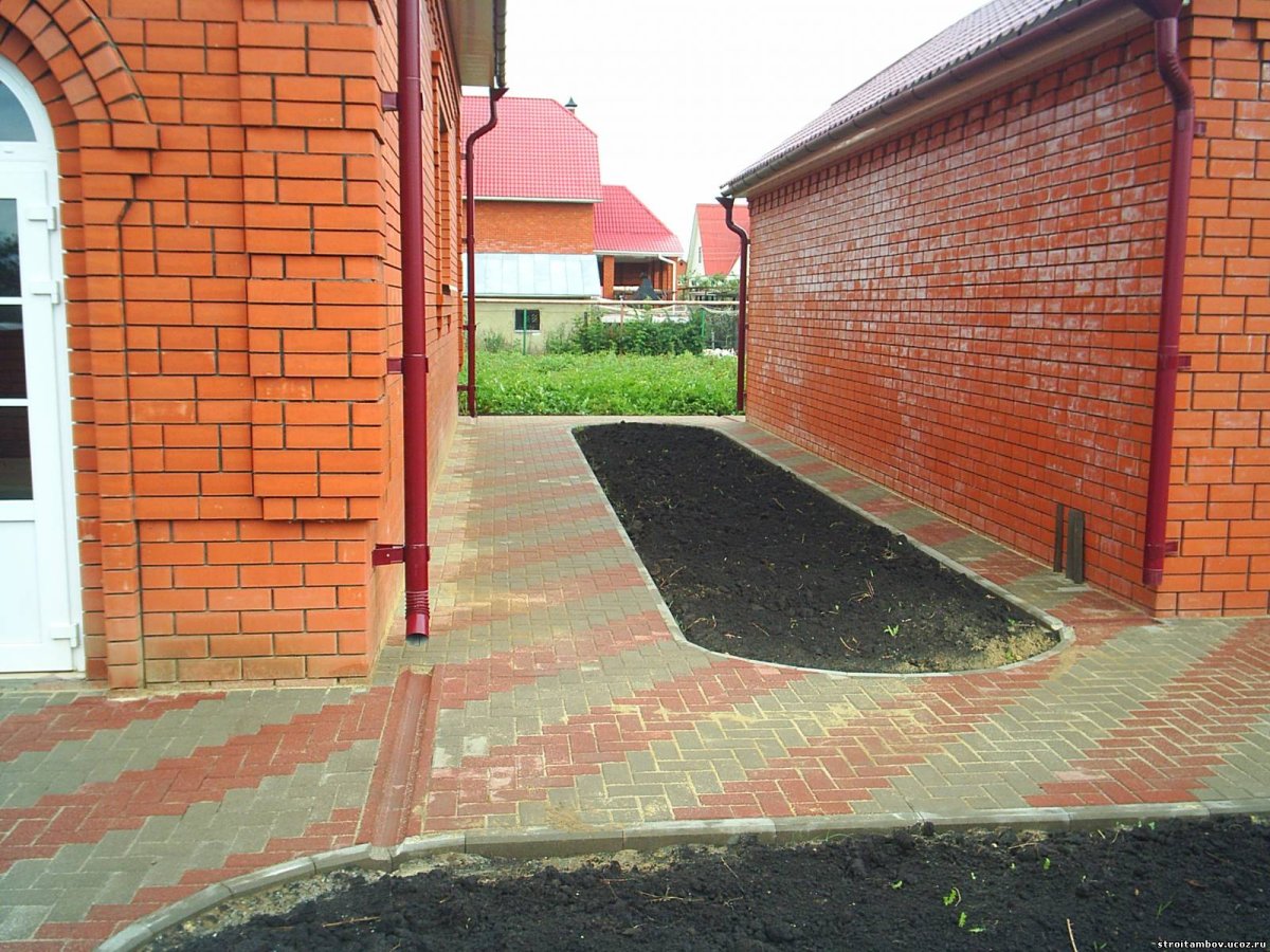 Тротуарная плитка перед гаражом