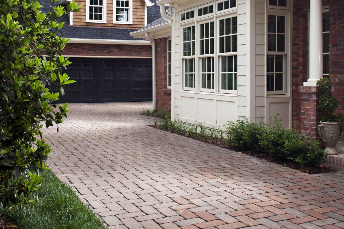 Подъездная дорожка к дому