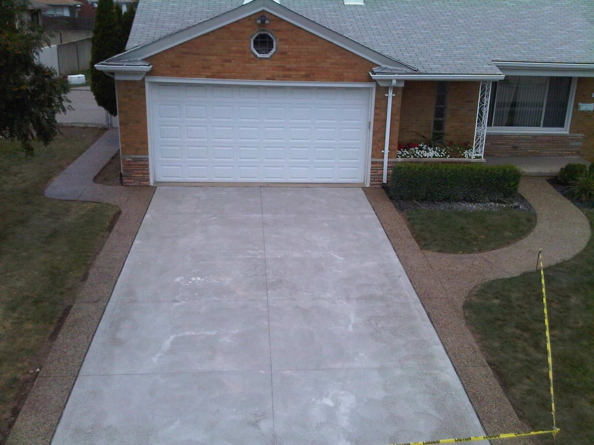 Подъездная дорожка к гаражу