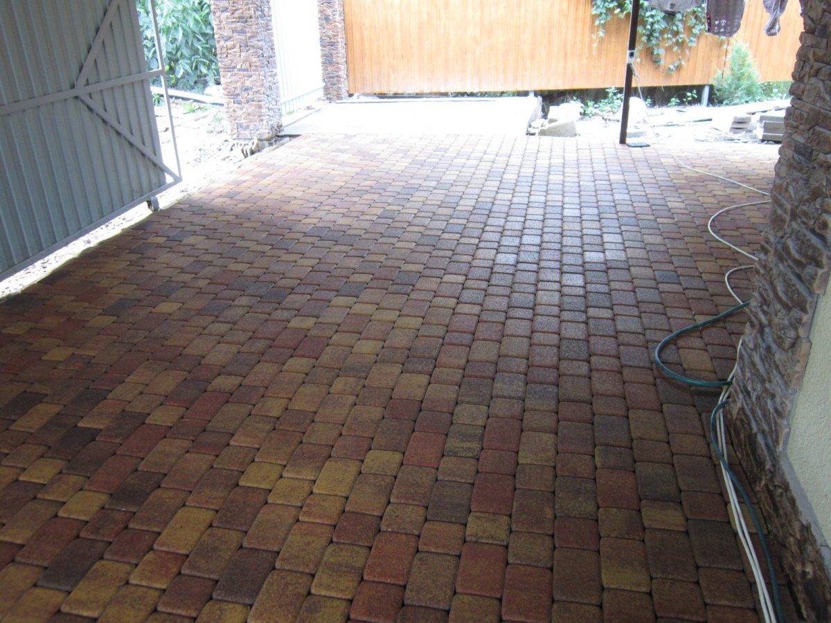 Брусчатка тротуарная в гараже