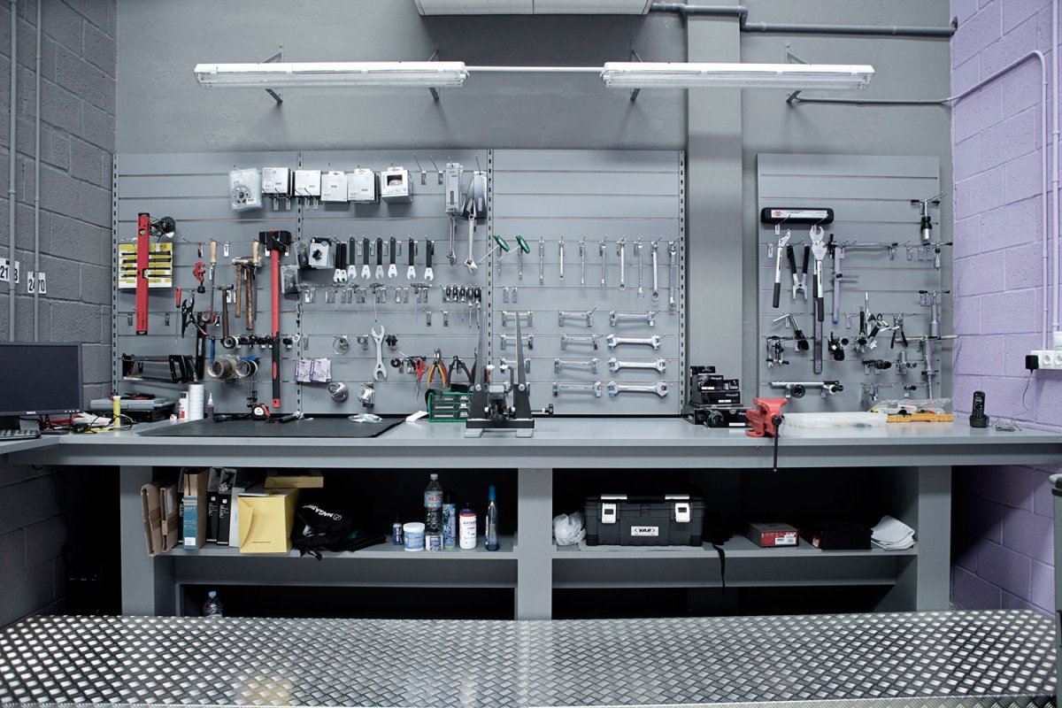 Мастерская в гараже