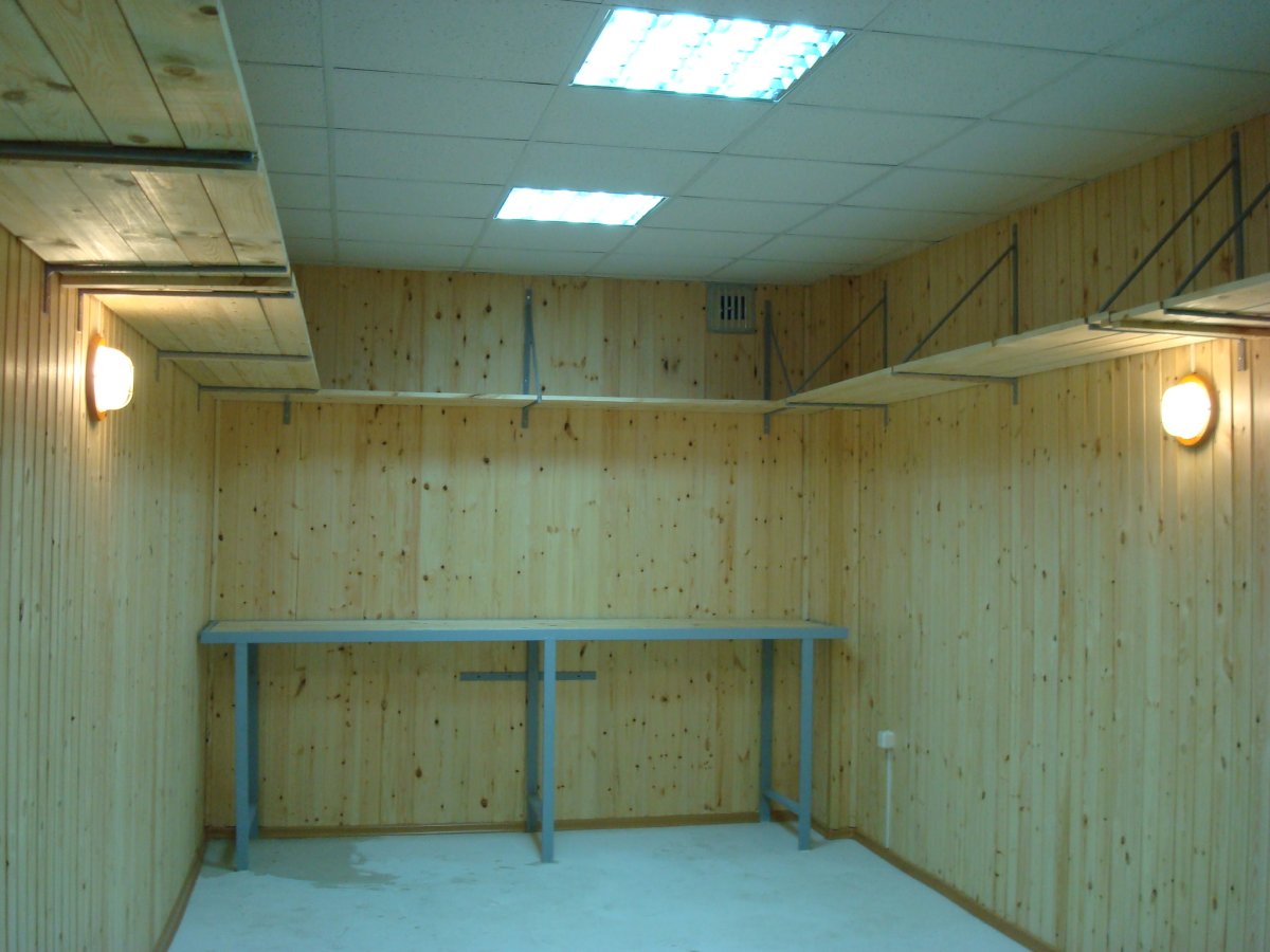 Отделка гаража внутри