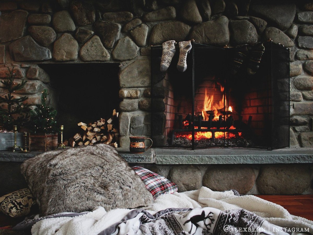 Горящий камин