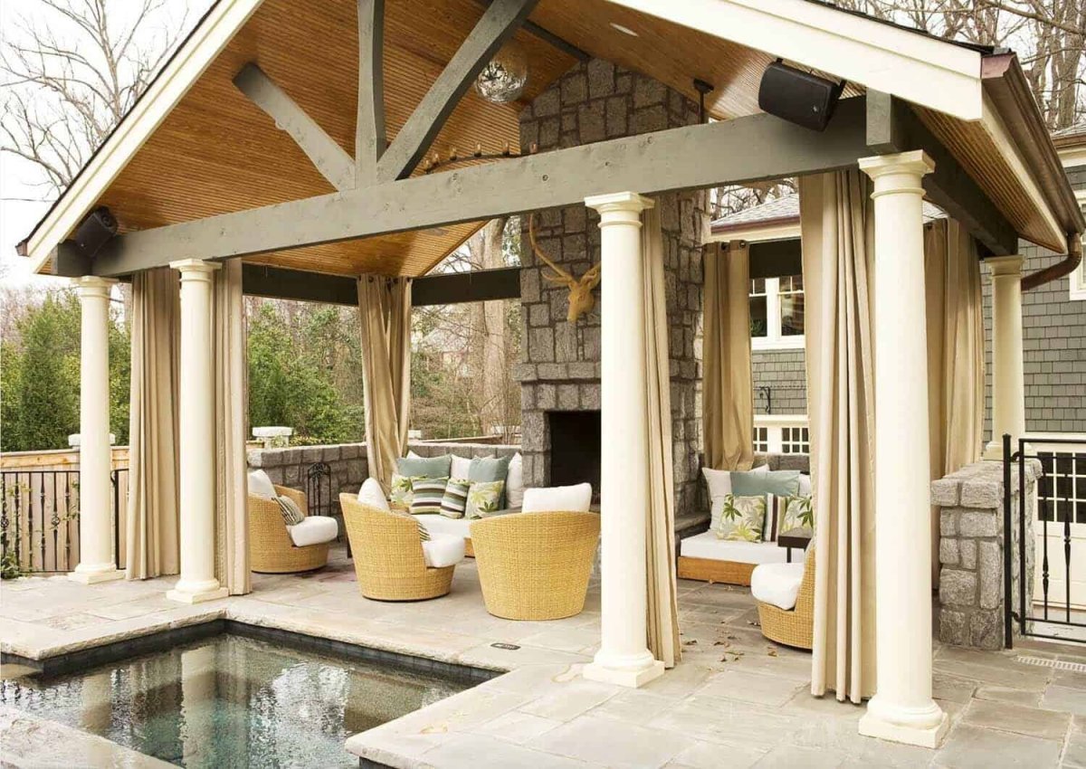 Отдельностоящая терраса на даче