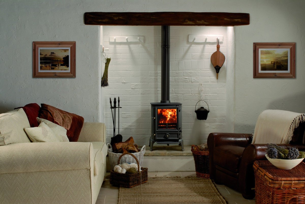 Гостиная с печкой