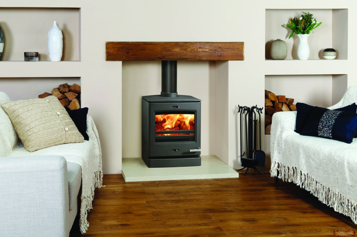 Маленький камин в интерьере