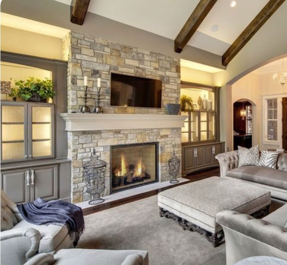 Комната с камином