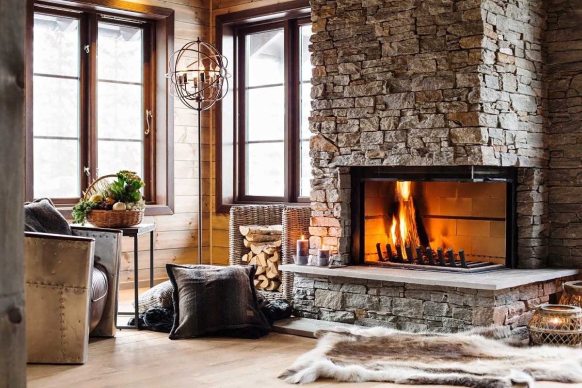Каминная зона в загородном доме
