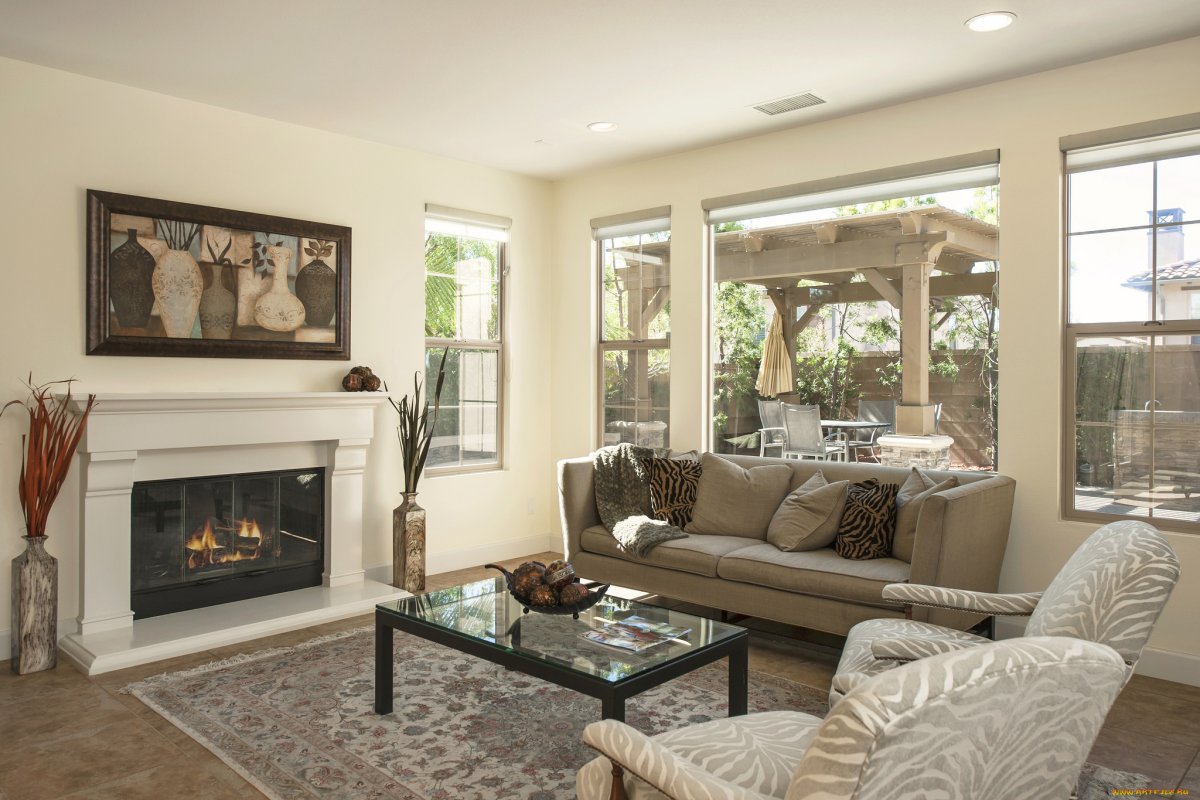 Рамки над камином