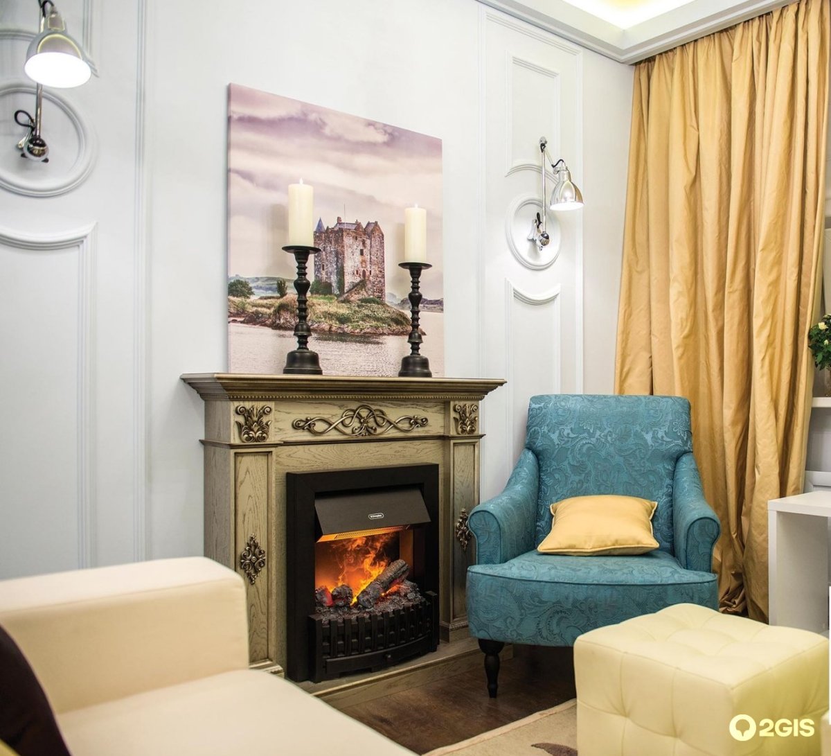 Какую картину лучше повесить над камином