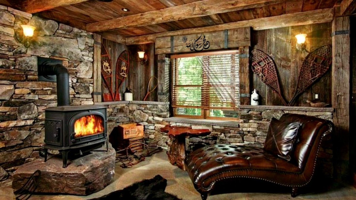 Домик с камином в лесу